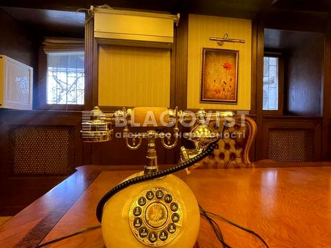 комерційна за адресою Верхня вул., 3-5