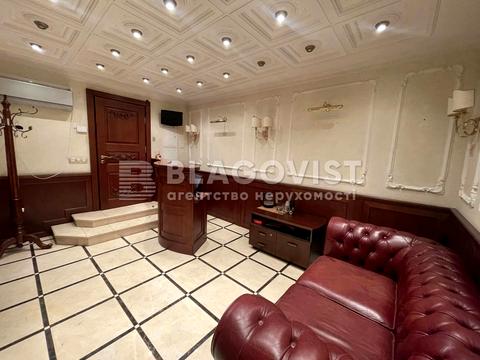 комерційна за адресою Верхня вул., 3-5