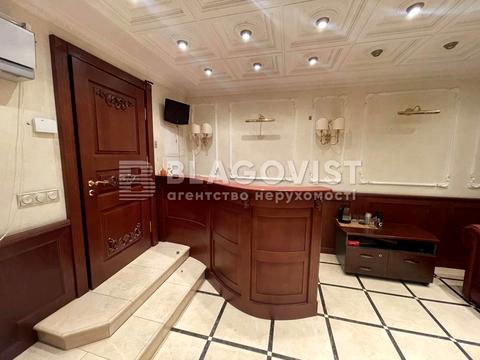 комерційна за адресою Верхня вул., 3-5