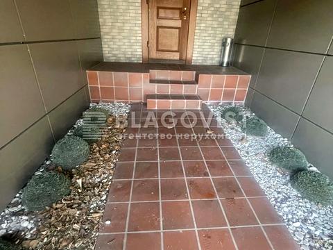 комерційна за адресою Верхня вул., 3-5