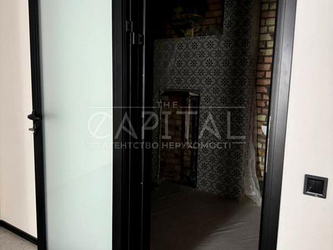 комерційна за адресою Центральна вул., 21