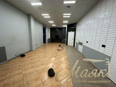 комерційна за адресою Солом'янська вул., 11