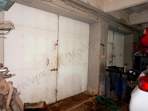 комерційна за адресою Вишнева вул., 27