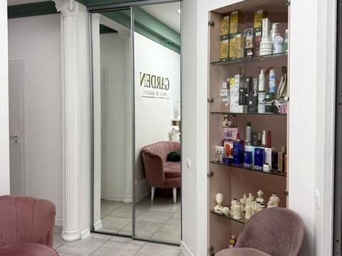 комерційна за адресою Степана Бандери вул., 2/1а