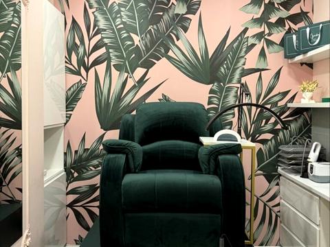 комерційна за адресою Степана Бандери вул., 2/1а