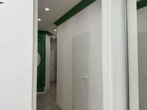 комерційна за адресою Степана Бандери вул., 2/1а