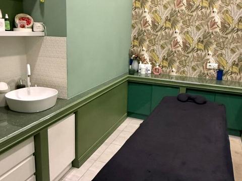 комерційна за адресою Степана Бандери вул., 2/1а