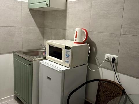 комерційна за адресою Степана Бандери вул., 2/1а