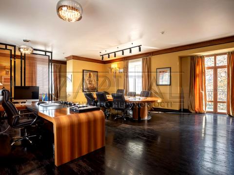 комерційна за адресою Жилянська вул., 97