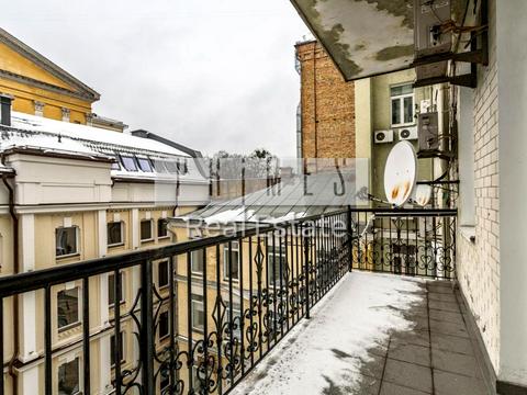 комерційна за адресою Музейний пров., 2