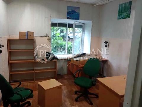 коммерческая по адресу Коцюбинского Михаила ул., 9