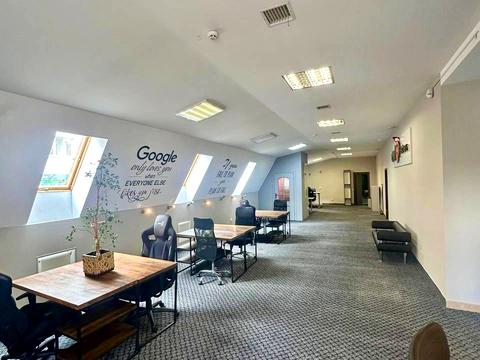 комерційна за адресою Лук'яна Кобилиці вул.льпарківська, 142