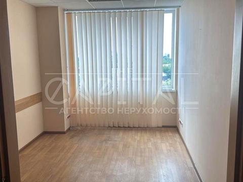 комерційна за адресою Роберта Лісовського вул. (Академіка Бутлерова), 1