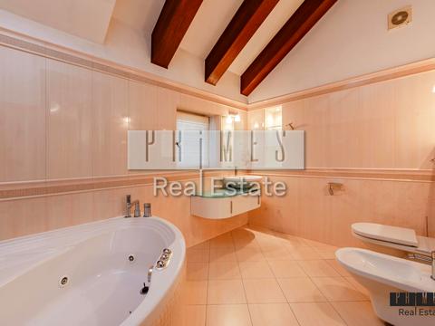 будинок за адресою Правобережна вул., 6