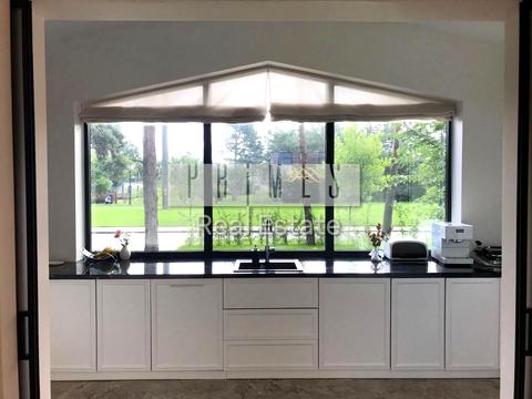 дом по адресу центральна, 1