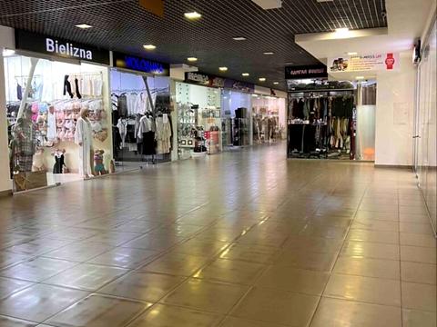 комерційна за адресою Кам'янецька вул., 17