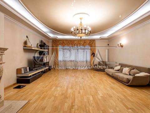 будинок за адресою смт. Козин, Київська вул., 55