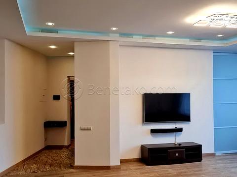 квартира за адресою Літературна вул., 1а