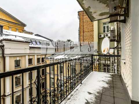 комерційна за адресою Музейний пров., 2