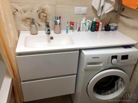 квартира за адресою Академіка Єфремова вул. (Командарма Уборевича), 7