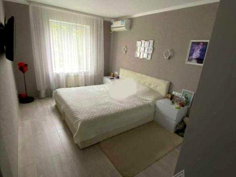 квартира за адресою Академіка Єфремова вул. (Командарма Уборевича), 7