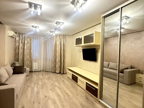 квартира за адресою Любомира Гузара просп. (Космонавта Комарова), 26