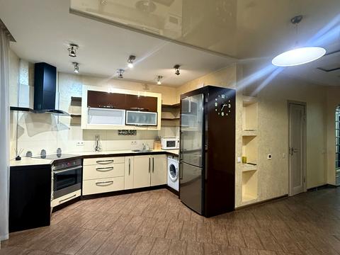 квартира за адресою Любомира Гузара просп. (Космонавта Комарова), 26