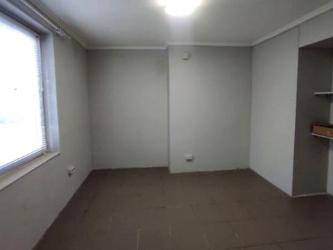 комерційна за адресою Молодіжна вул., 2/3Б