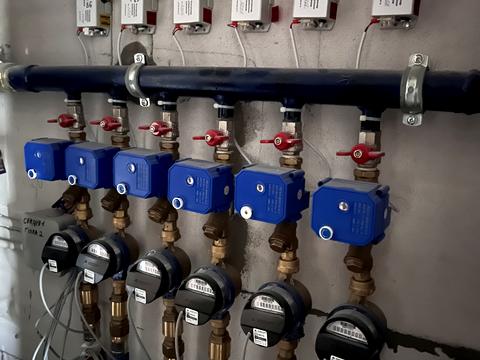 комерційна за адресою Любомира Гузара просп. (Космонавта Комарова), 11