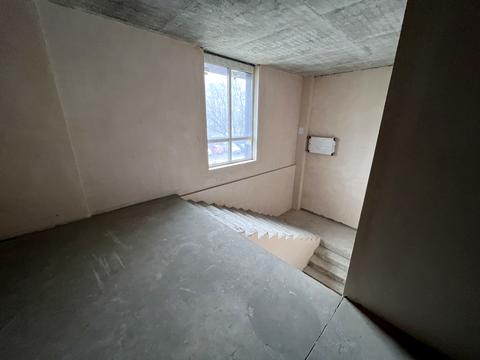 комерційна за адресою Любомира Гузара просп. (Космонавта Комарова), 11