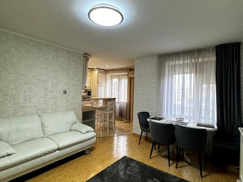 квартира за адресою В'ячеслава Чорновола вул., 1