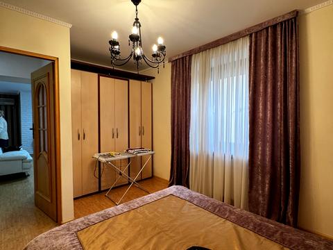 квартира за адресою В'ячеслава Чорновола вул., 1