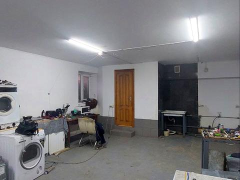 комерційна за адресою Галицька вул., 2а