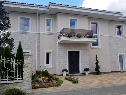 дом по адресу с. Вишенки, квітуча