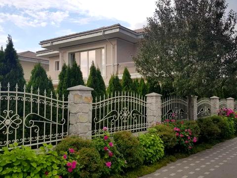 дом по адресу с. Вишенки, квітуча