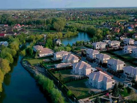 дом по адресу с. Вишенки, квітуча