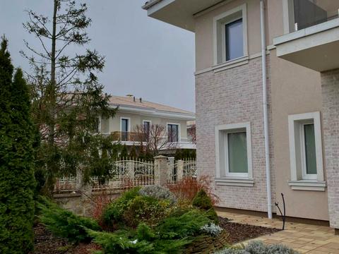 дом по адресу с. Вишенки, квітуча