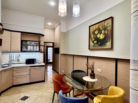 квартира за адресою Академіка Філарета Колесси вул. (), 11