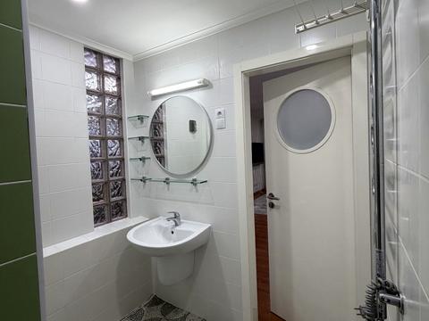 квартира за адресою Київ, Анни Ахматової вул., 5