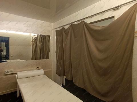 комерційна за адресою Київ, Володимира Івасюка просп. (Героїв Сталінграду), 8