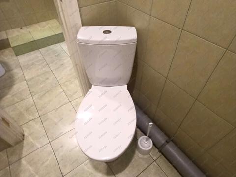 комерційна за адресою Київ, Володимира Івасюка просп. (Героїв Сталінграду), 8