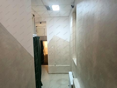 комерційна за адресою Київ, Володимира Івасюка просп. (Героїв Сталінграду), 8