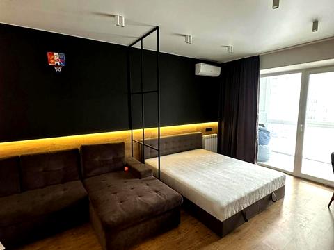 квартира за адресою Анни Ахматової вул., 4