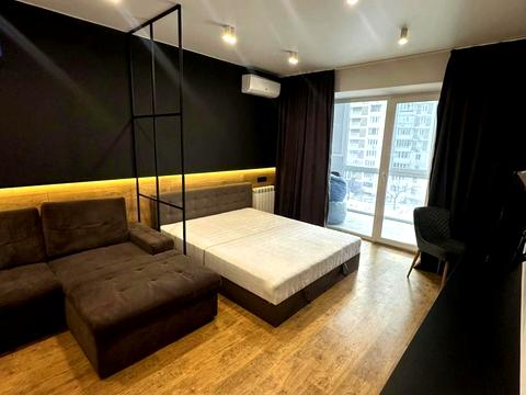 квартира за адресою Анни Ахматової вул., 4