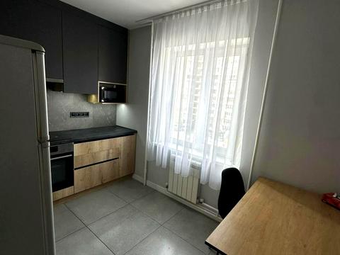 квартира за адресою Анни Ахматової вул., 4