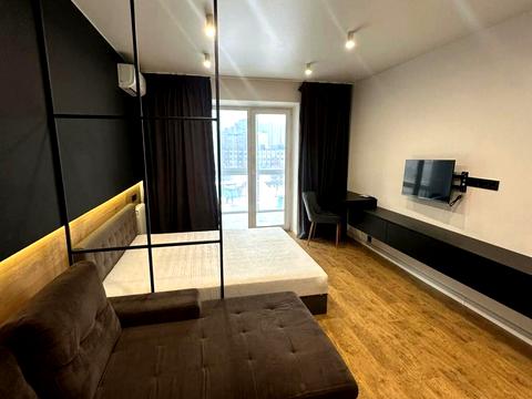 квартира за адресою Анни Ахматової вул., 4