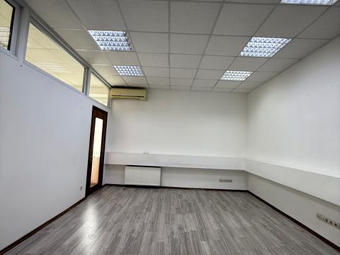 комерційна за адресою В'ячеслава Чорновола вул., 2