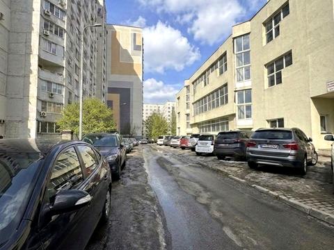 комерційна за адресою Федора Ернста вул., 8