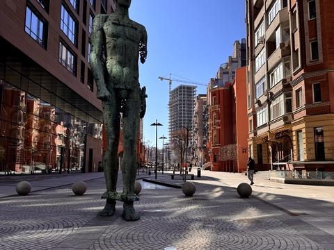 комерційна за адресою Південна вул., 8-Г