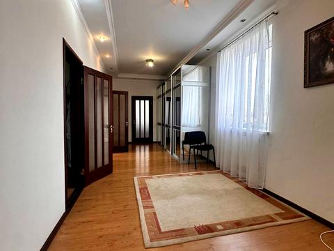 будинок за адресою Миколи Стасюка вул. (Новосибірська), 39